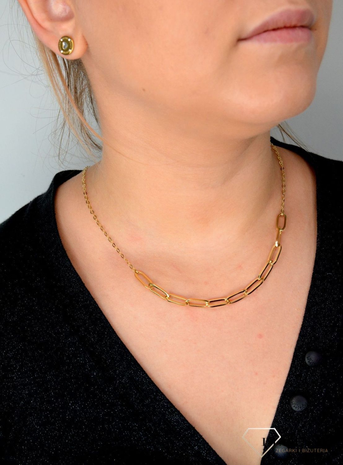 Złoty naszyjnik ozdobiony grubym łańcuszkiem NA 2648.jpg